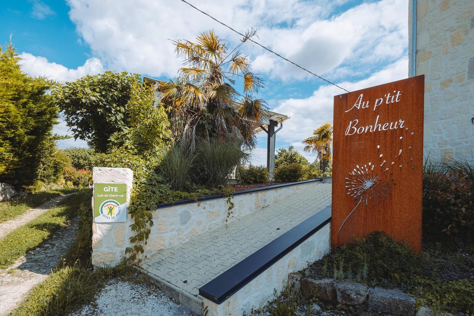Villa Au Petit Bonheur Avec Clim - Hameau Au Calme - Piscine Chauffee - Petanque Moncrabeau Екстериор снимка